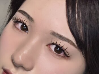 サロン デ ルカ(salon de LUCA)の写真/【エクステ×ラッシュリフト　LEDエクステ80本×パーマ】モチも良く、少ない本数でも存在感のある目元に♪