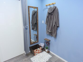 サロンドフィル(Salon de fil)/３、フィッティングルーム