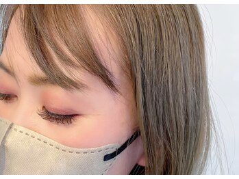 シープラス(C+)/カーキとグレージュ