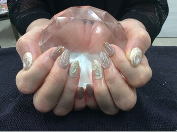 ロココ ラブリヤ ネイル 安城店(Rococo Lovelya Nail)の写真/【他店オフもいつでも無料】定額コースもデザイン豊富！充実のケアメニューで差が付くワンランク上の指先に