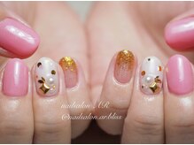 ネイルサロンアンドスクール エーアール(AR)/丸いホログラムが可愛い♪