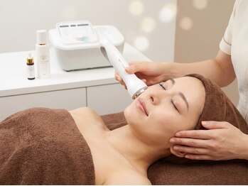 サロン ド グレース(Salon de Grace)/無針水光/エレポ/ヒト幹細胞培養