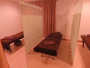 ほぐし手ゆらり/ゆったり仕切りのある店内