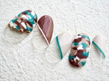 カトルナフ(quatre fois neuf)/秋のモザイクアートネイル