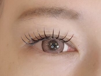 レイネイル レイアイ はません店(RAY NAIL ray eye)の写真/ぱっちり束感仕上げでイマドキまつげ！スキマ時間でお得に通えるリペア30分￥3,850～　