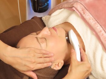 サウンドボディ(Sound Body)の写真/ヘッドスパと合わせて肌質改善、毛穴洗浄、小顔、リフトアップなどのお悩みにも◎理想のフェイスラインへ♪