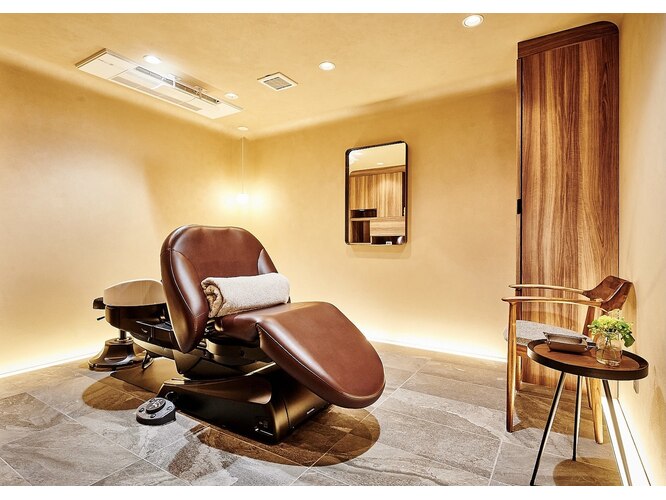 HEAD SPA Kuu 空 大阪梅田店 HEAD SPA Kuu 空 大阪梅田店