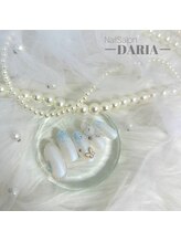 ダリア(Daria)/ブルーのワンホンネイル