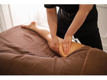 六花整体院 天神店/痩身リンパアロママッサージ