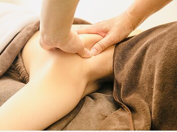 ココムーン(KoKo moon)の写真/【完全個室の隠れ家サロン】
プロの施術で本格的ドライヘッドスパを体験したい方にオススメ★