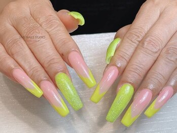 ウメネイルスタジオ(UME NAIL STUDIO)/長さだしやり放題×つけ放題