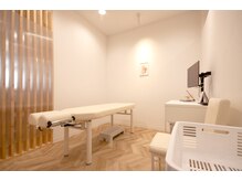 せんげん台西口イイアス整体院/個室の施術室