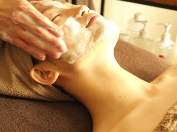 ブルーミング ソイル(blooming soil+)/保湿・美白・ニキビケア