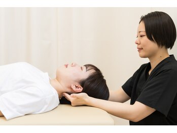 福工大前リハキュア鍼灸整骨院の写真/ガチガチの首肩こり、腰痛を本格整体でスッキリ解消!骨盤矯正整体+マッサージ2,980円!頭痛や眼精疲労にも◎