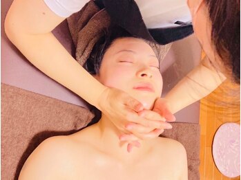 ヒール(heal)/小顔コルギ