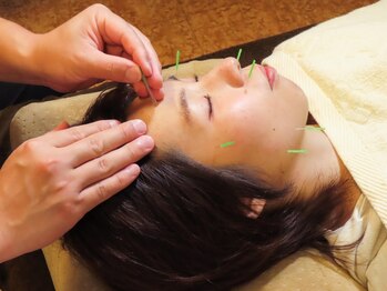 クローバー整骨院 長崎花丘鍼灸マッサージ院の写真/鍼が初めての方も、ぜひお試しください【鍼灸×本格手技・美容鍼も◎】不調やお悩みを根本改善へ導きます！