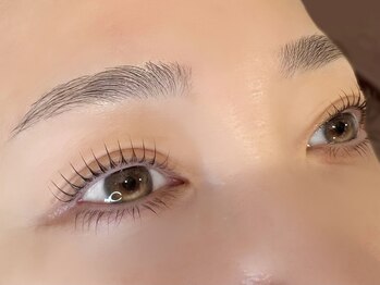 ベルティークアイ(Beltheque Eyes)/ラッシュリフト×アイブロウ