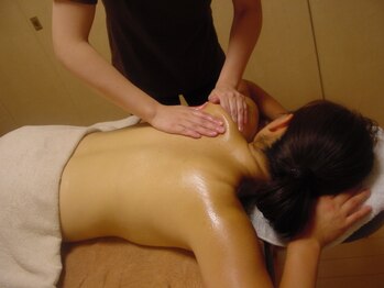 スクール併設アロマテラピーサロン ラシエスタ/肩甲骨ほぐし