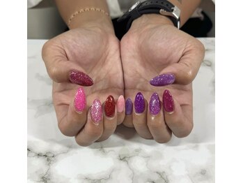 キラキラちぐはぐネイル