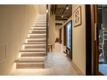 ノスジム(NOOS GYM)の雰囲気（モダン和風な内装が広がり、あなただけの空間まで誘います。）