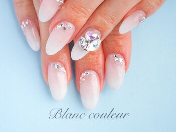 ブランクルール 京都四条烏丸(Blanc Couleur)/白のグラデーションネイル