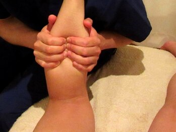 ロイヤルタッチ(Royal Touch)の写真/ふくらはぎ×足つぼ集中ケアでほっそり美脚へ♪[リフレクソロジー30分¥3000~]整体とセット&マタニティも◎