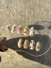 ワンカラー＋１本アート