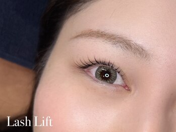 ネロリ バイ エイティスト(neroli by 8ist)/ラッシュリフト［新宿/新宿駅］