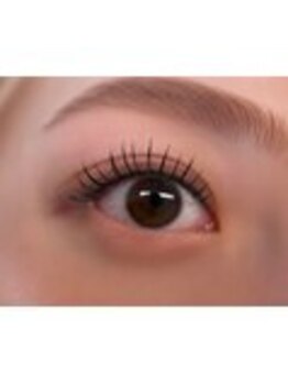APEX BEAUTY SALONマツエク・マツパ専門・上野御徒町店の写真/【驚きの持続力×上向き美まつ毛】LCカールラッシュで瞳を大きく☆根元から立ち上げ理想のキープ力を実現♪