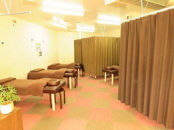 もみ庵 福岡多の津店/【3】施術ルームにご案内