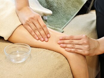 ニニ(nini)/施術風景（二の腕）