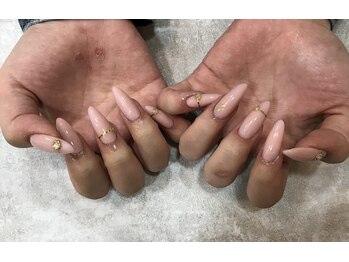 エスフィーネイルサロン ブリーユ(Esfy nailsalon Brille)/きれいめネイル