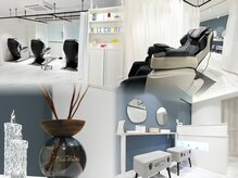 施術は半個室で、周りの目を気にせず受けられます。