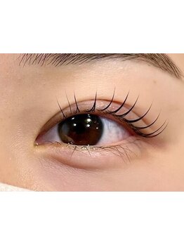 ナチュラル上品な目元にしたい