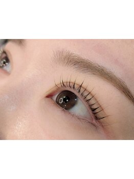 ナチュラル上品な目元にしたい