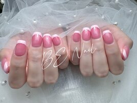 ピンクのフレンチネイル
