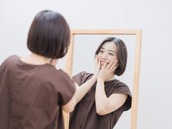 ミラー(mirror)の写真/【気になる肌のお悩みを改善◎】日ごろのスキンケアで改善しない肌トラブルには根本的なケアが必要です。