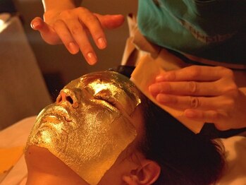 ぐりーんりぷるの写真/最高級フェイシャルケア【オリジナル金箔エステ】純金と美白成分を贅沢に配合したオリジナル化粧品を使用◎