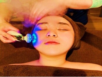 ユウリ(Yuuri)の写真/【圧倒的技術で速攻実感◎】健やかで美しいお肌に導く★毛穴が気になる方にも◎[水分量測定＋光エステ付]
