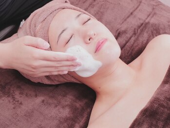 ホワイトアクア 新宿本店(WHITE AQUA)の写真/著名人も御用達！剥けない♪今話題の【REVIハーブピーリング/ララピール】で艶肌へ