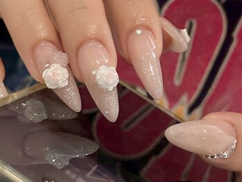 ノウェム(novem)/ピンク白薔薇ネイル