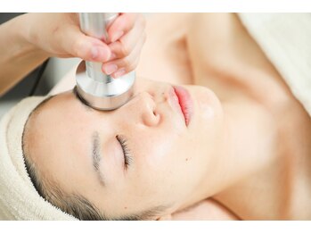 シーフェイス(see face)/気になる目元にアプローチ