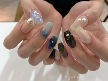 ネイルサロン ティフィン(tiffin)の写真/手元が華やかに♪長さ出しで思いきり可愛いアートが楽しめる★ナチュラルな長さ出しでスラっと美しい指先に