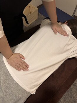 ココサロン(KOCCO SALON)/背中ストレッチ