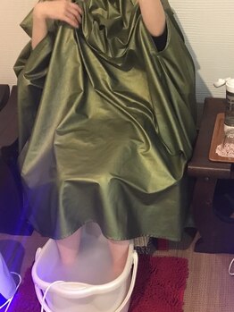 エステティックサロン サクラ(SAKURA)の写真/【よもぎ蒸し＋水素足湯のWアプローチ◎】体全体が温まり血行促進♪肩や首の凝りにも◎全身スッキリ！