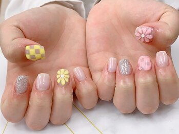 イク フォン(iku fon)/立体感あるお花