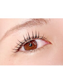 ナチュラル上品な目元にしたい