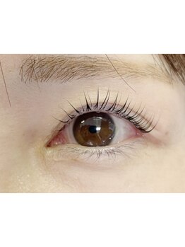 ナチュラル上品な目元にしたい