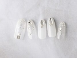 ホワイトネイル×韓国ネイル