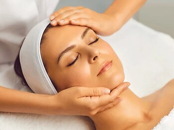 ヘルバ(HERBA)の写真/【韓国で話題のレモンボトル】小顔&美白ケア！天然成分由来の脂肪分解剤で理想のスッキリ小顔へ